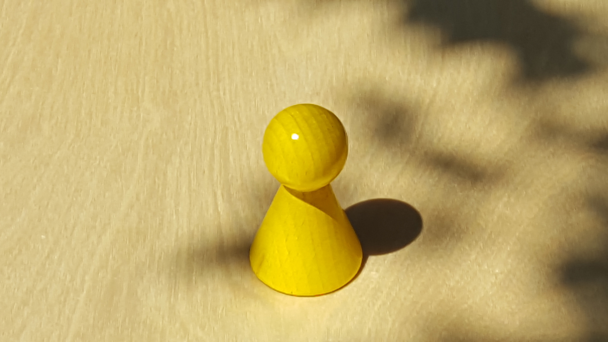www.systembrett.at · Systembrett-Artikel · Einzel-Figur 7 cm in gelb (ohne Augen);