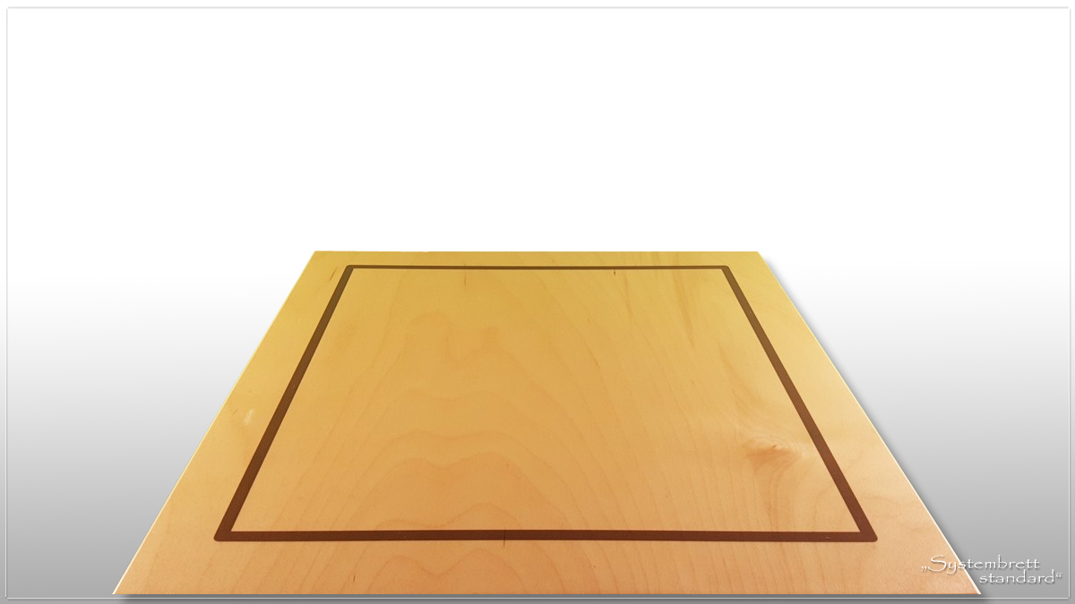 www.systembrett.at &middot; Systembrett-Artikel &middot; &bdquo;Systembrett standard&rdquo; im Format 45 x 45 Zentimeter inklusive 24 unbehandelten Holzfiguren aus massiver Buche