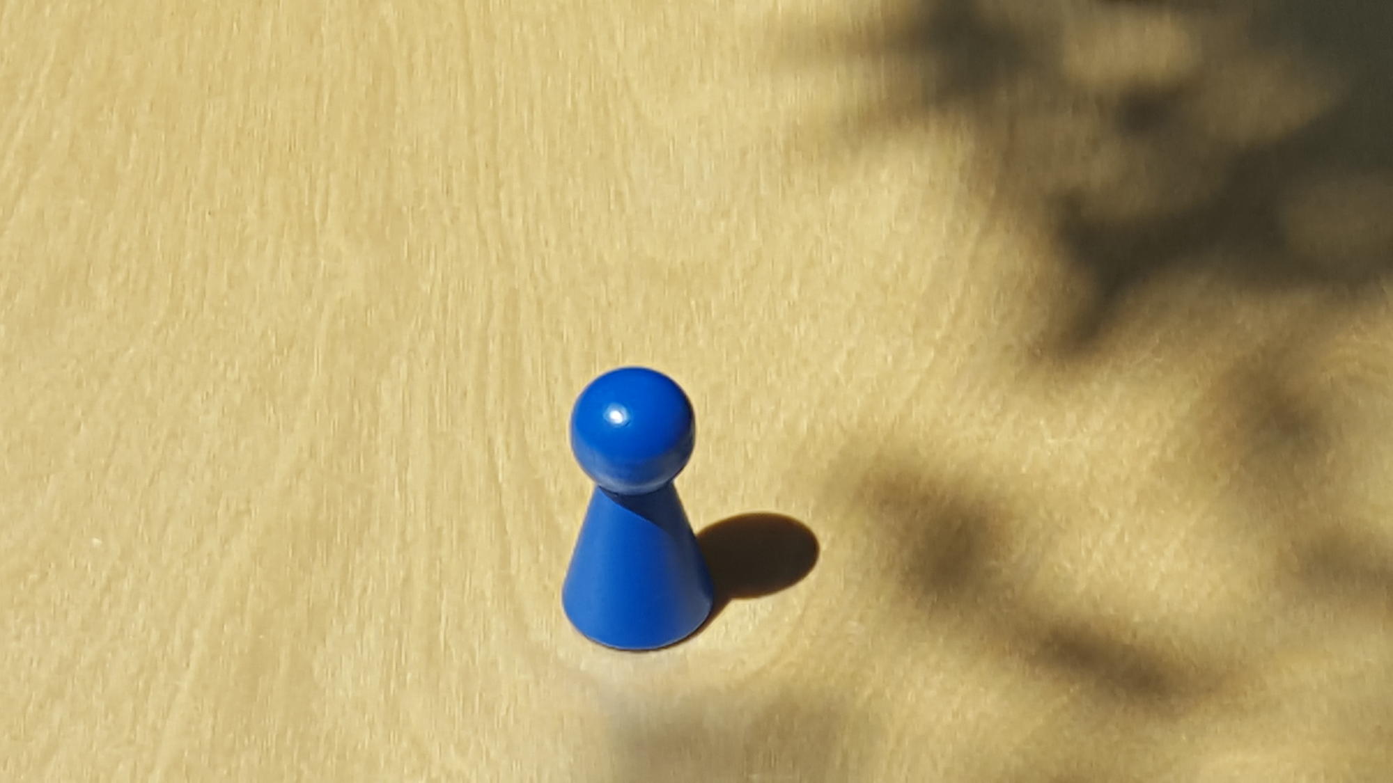 www.systembrett.at · Systembrett-Artikel · Einzel-Figur 4 cm in blau (ohne Augen);